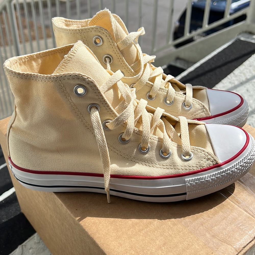 * CONVERSE ALL-STAR CHUCK TAYLORS! *